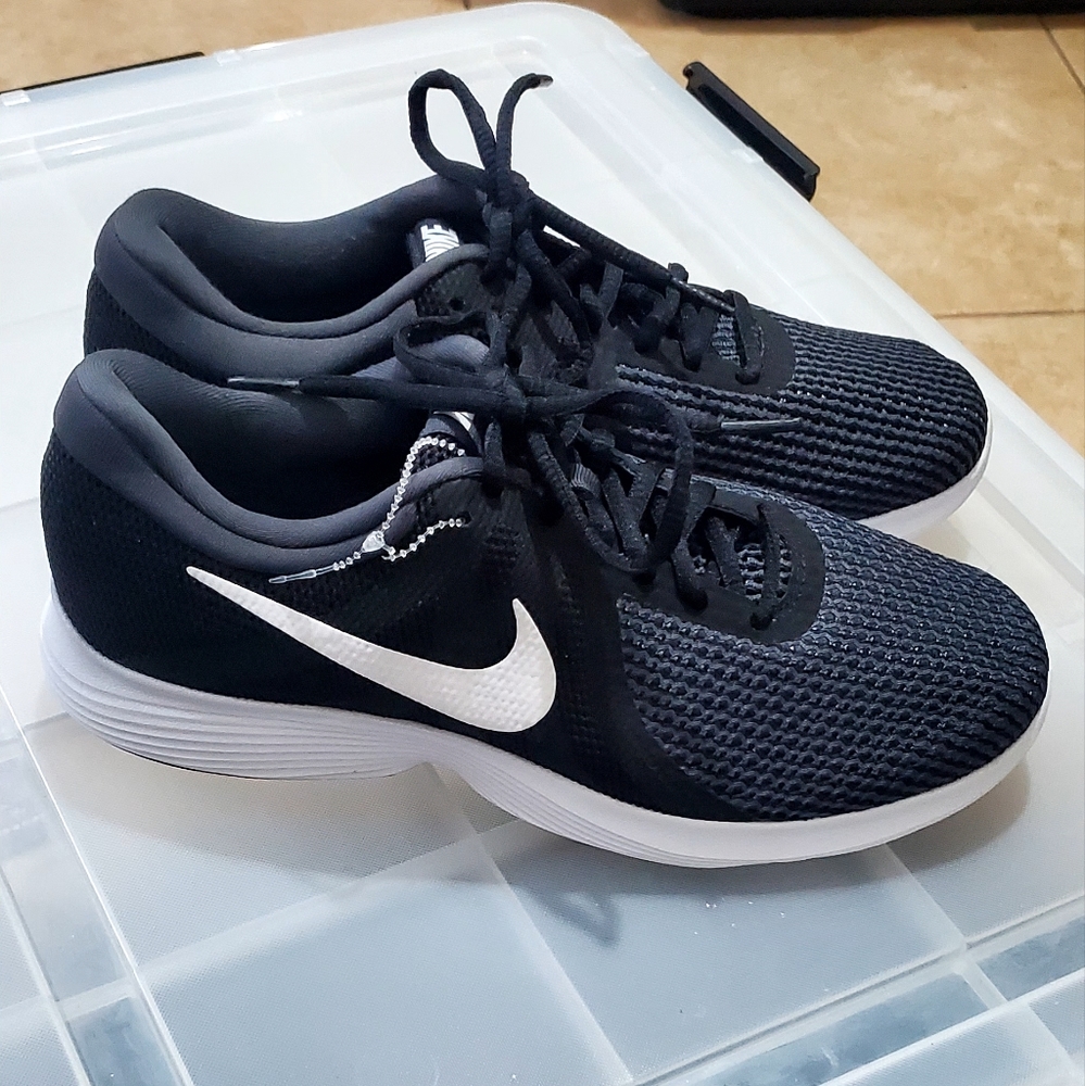 Ladies nike sneakers
